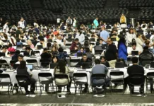 UNAM dará segunda oportunidad a 2 mil aspirantes que no aprobaron el examen de control Con esta convocatoria, la UNAM ofrecerá 2 mil 024 lugares en 66 distintos programas de licenciatura – de las cuatro áreas de conocimiento – a los 16 mil 543 aspirantes que, habiendo presentado el examen de control, no resultaron admitidos en la opción de su preferencia.