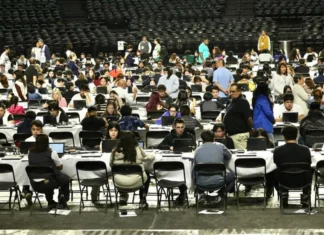 UNAM dará segunda oportunidad a 2 mil aspirantes que no aprobaron el examen de control Con esta convocatoria, la UNAM ofrecerá 2 mil 024 lugares en 66 distintos programas de licenciatura – de las cuatro áreas de conocimiento – a los 16 mil 543 aspirantes que, habiendo presentado el examen de control, no resultaron admitidos en la opción de su preferencia.