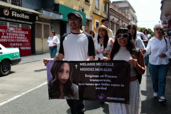 UV-Melanie Fue el pasado 15 de agosto cuando el cuerpo de la joven fue encontrado en el interior de un vehículo sobre la carretera Coatepec-Huatusco; en el mismo lugar se encontraba sin vida su ex pareja identificado como Fernando.