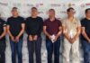 Detienen a cinco elementos de la Marina y un policía estatal por secuestro exprés en Veracruz Los hechos habrían ocurrido cuando los uniformados se encontraban realizando un patrullaje de vigilancia con el que privaron de su libertad a un hombre y una mujer el pasado 3 de noviembre de 2025 sobre la carretera Álamo-Tihuatlán.