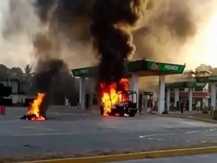 Imagen del accidente en Álamo Temapache Accidente en Veracruz: pobladores queman patrulla de la Policía