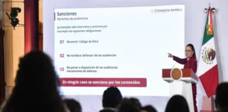 Reitera gobierno federal: empresas de comunicación deben garantizar derecho de las audiencias, eso no es censura Una persona escuchando noticias en la radio con derechos de las audiencias garantizados