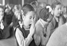 Los curiosos métodos que usaba la genta para despertarse antes de que existieran las alarmas (y el celular) Despertadores humanos en la historia de México y el mundo, un método para despertar a la gente