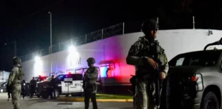 Motín en estación migratoria de Tapachula; hay dos detenidos Estación migratoria de Tapachula con migrantes en protesta por abusos en la estación migratoria