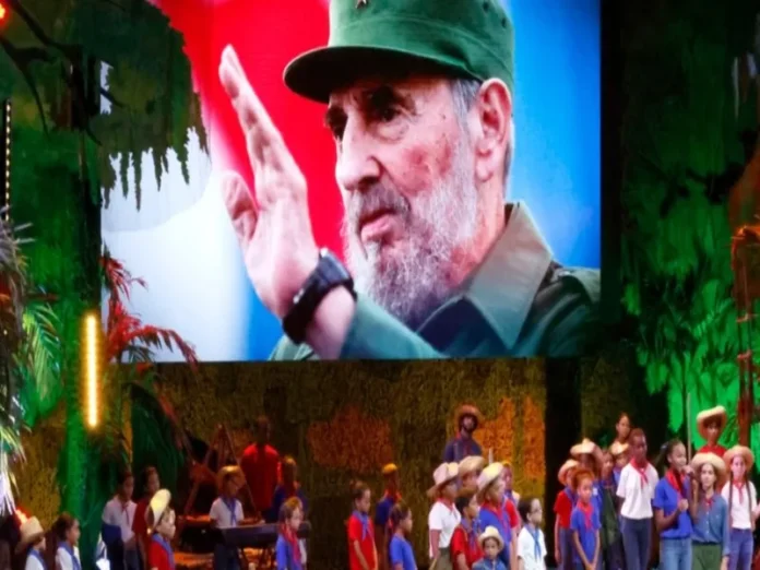 Fidel Castro en imágenes con Raúl Castro y Miguel Díaz-Canel en La Habana