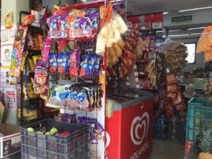 Inseguridad y economía en tiendas de barrio La inseguridad y la economía afectan a las tiendas de barrio en México
