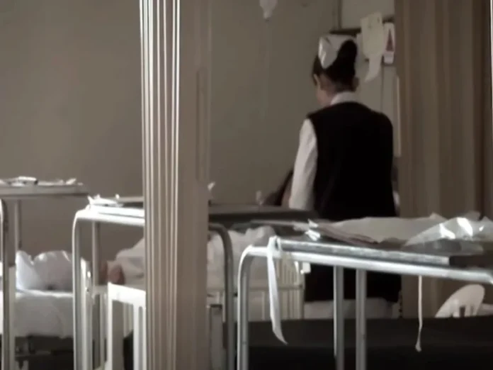 Atención médica a niña de 11 años en el IMSS de Matamoros Niña de 11 años recibe atención médica para interrupción de embarazo en el IMSS de Matamoros
