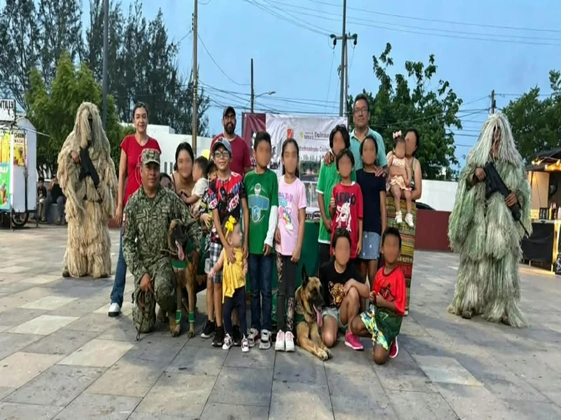 Exposición de Módulos Militares más cercanos con la población de Minatitlán Exposición de Módulos Militares en Minatitlán para acercar a la población a la labor institucional