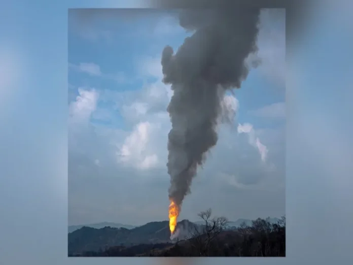 Imagen del pozo Krem-1 en Veracruz Pozo Krem-1 en Veracruz con fuga de gas y daños al medio ambiente