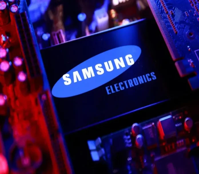 Imagen de la tecnología de memoria para IA de Samsung con mayor densidad y eficiencia energética