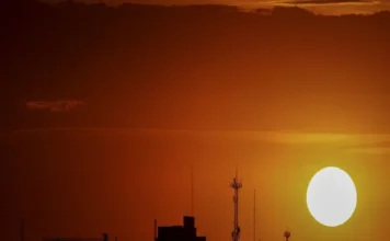 Suman 10 decesos en Sonora por temperaturas extremas; Hermosillo concentra ocho Termómetro con temperaturas extremas en Sonora