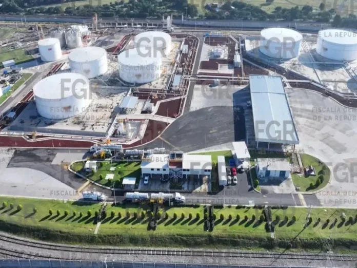 Operativo de aseguramiento de combustible en Guanajuato Imagen del operativo que asegura 59 millones de combustible sin ser huachicol fiscal