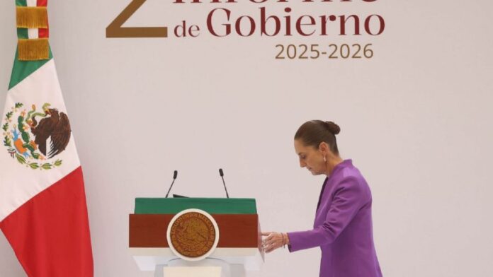 CS-Educación A tres años de la implementación de la Nueva Escuela Mexicana, que modificó la estructura de los libros de texto gratuitos y dejó atrás el esquema tradicional de materiales independientes por asignatura, la presidenta Claudia Sheinbaum anunció este martes la incorporación de tres nuevos libros para reforzar la enseñanza de historia de México, matemáticas y lectoescritura.