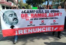 Por inepto, exigen públicamente renuncia de Ramos Alor al IMSS Bienestar El pasado jueves el empleado federal del sector salud, amenazó a los médicos residentes del CAE que le solicitaron materiales para realizar cirugías, advirtiéndoles que dependen de la institución y de la Dirección de Enseñanza e investigación, lo que pondría en riesgo su evaluación.