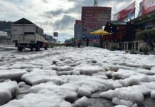 Fuerte granizada provoca inundaciones y caos vial en Valle de Toluca y poniente de la CdMx Se reportaron zonas de la autopista México-Toluca con disminución de carriles por corrientes de agua derivadas de la precipitación.