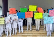 Ocupados con Dante. ¿Y los hospitales? Ex trabajadores de la Secretaría de Desarrollo Agropecuario, Rural y Pesca (Sedarpa), donde despacha Rodrigo Calderón, recibieron mensajes intimidatorios previo a la movilización convocada para este miércoles 2 de septiembre, en la que pretenden exigir el pago de salarios pendientes y denunciar presuntos abusos dentro del área de Ganadería.
