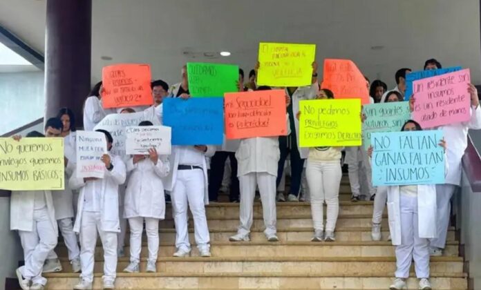 Ex trabajadores de la Secretaría de Desarrollo Agropecuario, Rural y Pesca (Sedarpa), donde despacha Rodrigo Calderón, recibieron mensajes intimidatorios previo a la movilización convocada para este miércoles 2 de septiembre, en la que pretenden exigir el pago de salarios pendientes y denunciar presuntos abusos dentro del área de Ganadería.