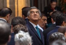 ‘Será un mérito’: Américo Villarreal ironiza sobre retiro de visas de EU; rechaza ser testigo protegido Villarreal señaló que Estados Unidos tiene la facultad de retirar visas y consideró que las recientes cancelaciones han ocurrido de manera recurrente e incluso podrían extenderse a más personas.