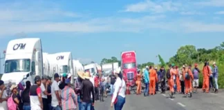 ¡Ya basta de abusos de la policía! Imagen del bloqueo por abuso policial Veracruz en la autopista