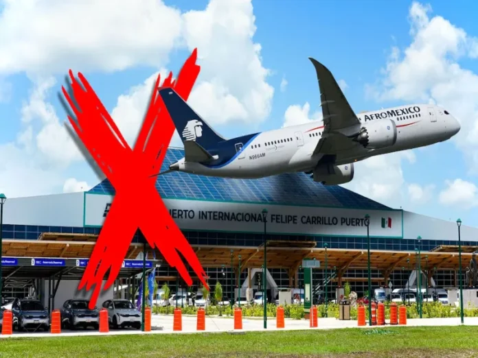 Avión de Aeroméxico estacionado en el aeropuerto de Tulum Imagen del cierre de Aeroméxico Tulum en el aeropuerto