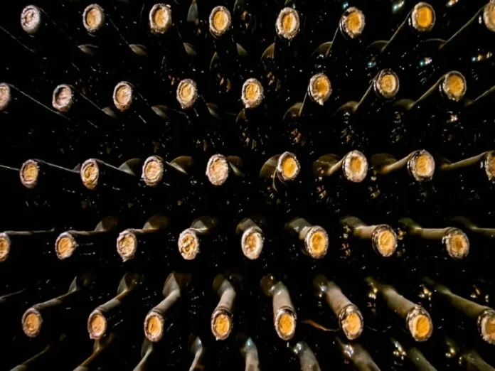 Operativo policial contra el alcohol adulterado en Nagaland Imagen del operativo contra el alcohol adulterado en Nagaland