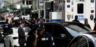 Evacúan por amenaza de bomba edificio en Nueva York a metros de la Asamblea General de la ONU donde acudieron Trump y líderes mundiales Imagen de la amenaza de bomba frente al edificio Chrysler cerca de la ONU