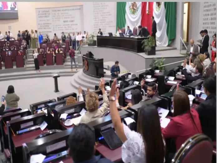 Sesión del Congreso aprobando la ampliación presupuestal FGE Imagen de la ampliación presupuestal FGE en el Congreso de Veracruz