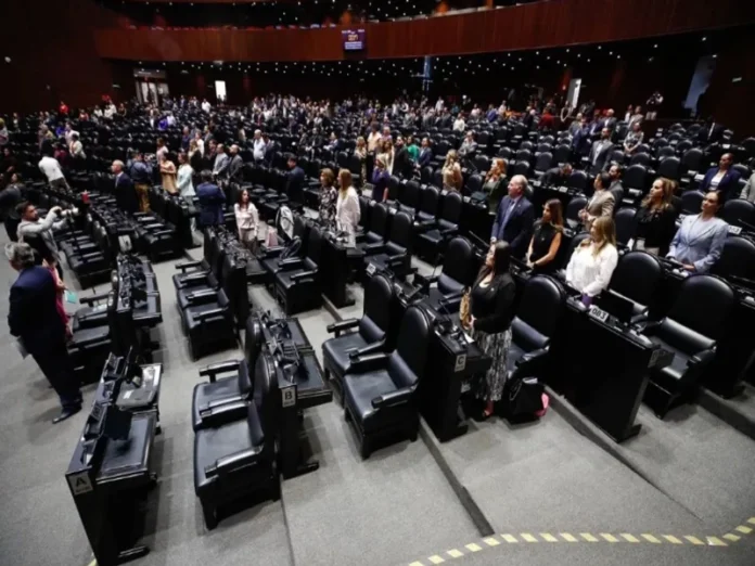Reunión de la Cámara de Diputados sobre los asesinatos de diputados Imagen que muestra la discusión sobre los asesinatos de diputados en la Cámara