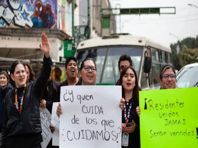 Residentes del Hospital de CDMX protestan por brote de salmonela