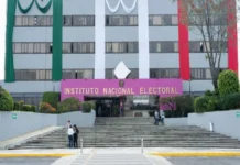 Sin consultar a consejeros, INE de Taddei cambia a gris el color institucional; hoy entra en vigor Imagen del cambio de color institucional del INE con tonos gris, negro y beige