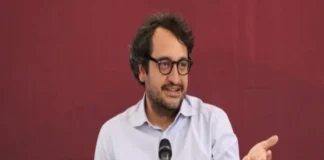 Andy López reacciona cinco días después de que se diera a conocer su «cónclave» Imagen del cónclave Andy López durante su reunión en la Condesa