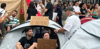 Acampada frente a la Puerta del Sol de Madrid por la crisis de vivienda: «Hay decreto o no nos vamos» Jóvenes protestan contra la crisis de vivienda en Madrid