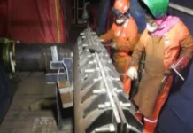 Suman tres días del derrame en el Golfo de México: Pemex reporta avance del 70% en trabajos en el ducto Equipo de buzos trabajando después del derrame en el Golfo