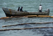 Pemex confirma nuevo derrame en el Golfo de México; ven poco probable que alcance áreas sensibles Operativos de la Marina frente al derrame Pemex en el Golfo de México