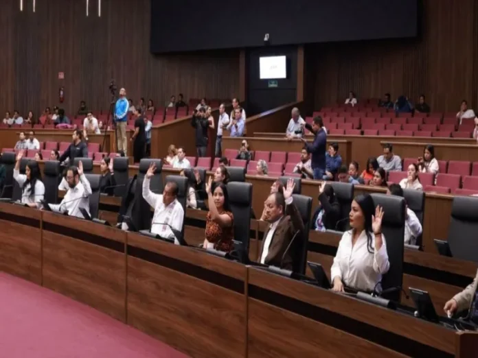 Sesión del Congreso que aprueba la desaparición del ayuntamiento Imagen de la sesión del Congreso aprobando la desaparición del ayuntamiento