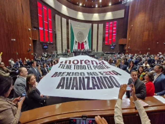 Diputados aprobando dictamen sobre doble nacionalidad Imagen que muestra el debate sobre doble nacionalidad en la Cámara