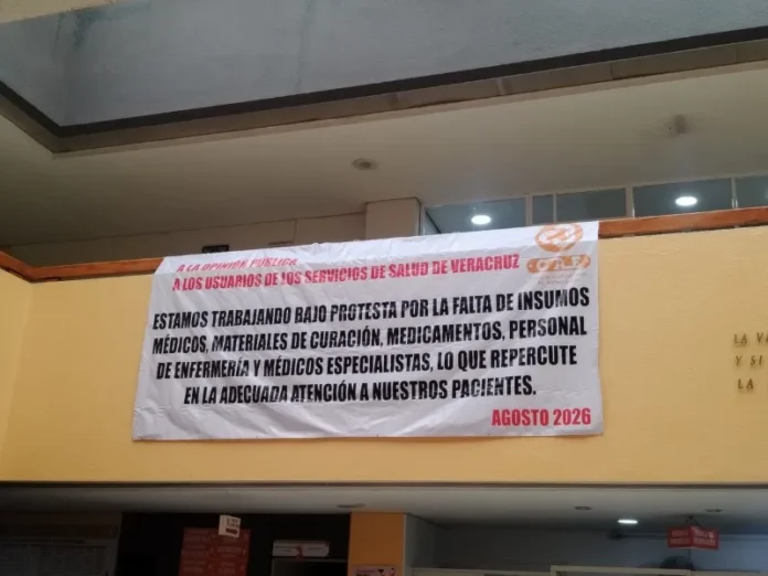 Protesta por falta de insumos en hospitales de Veracruz