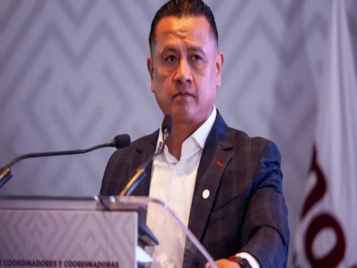 Fiscal de Michoacán entrega su renuncia Imagen del fiscal de Michoacán anunciando su renuncia