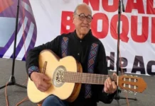 Fallece Gabino Palomares, referente de la canción de protesta en México y autor de «La maldición de la Malinche» Retrato de Gabino Palomares, cantautor mexicano de canción de protesta