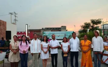 Cosoleacaque comparte su historia, cultura y tradición en Cárdenas, Tabasco Imagen de la historia Cosoleacaque durante el encuentro cultural