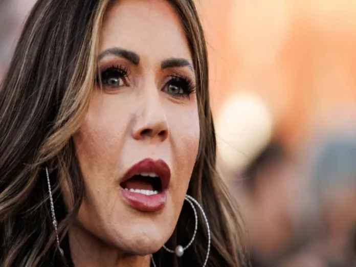 Kristi Noem divorcio tras escándalo de travestismo