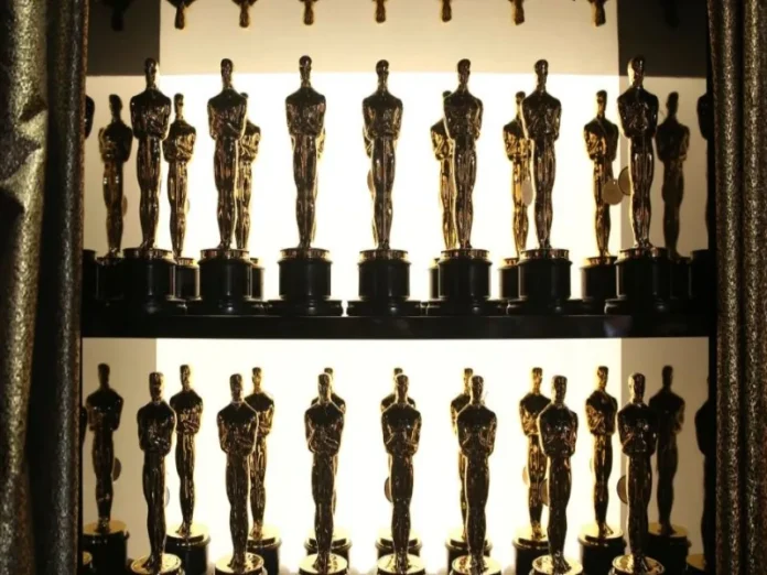 Los Javis presentan La bola negra, candidata al Oscar 2026 Cartel de La bola negra, película de los Javis, favorita al Oscar