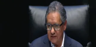 «En Morena hay lesionados, golpes y pancheros», asegura Higinio Martínez tras selección de «corcholatas» estatales Imagen que muestra a Higinio Martínez hablando de lesionados golpes en Morena