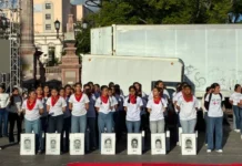 Normalistas Cañada Honda marchan en Aguascalientes por justicia para los 43 de Ayotzinapa normalistas Cañada Honda exigiendo justicia para Ayotzinapa