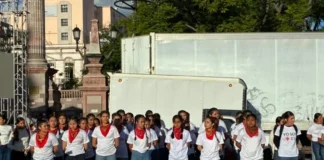 Normalistas Cañada Honda marchan en Aguascalientes por justicia para los 43 de Ayotzinapa normalistas Cañada Honda exigiendo justicia para Ayotzinapa