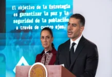 Suman 111 funcionarios arrestados en operación «Enjambre»: García Harfuch Imagen de la operación Enjambre mostrando la detención de funcionarios