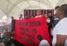 Normalistas del Mexe dan ‘portazo’ e irrumpen en acto de Claudia Sheinbaum en Pachuca Imagen del portazo normalistas durante el acto de Claudia Sheinbaum en Pachuca