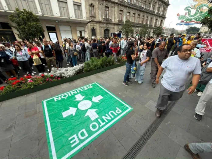 Imagen del simulacro sismo con brigadistas y ciudadanos