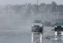 Tormenta en el noreste de EE.UU deja al menos un muerto y más de 100 mil usuarios sin suministro eléctrico Imagen de la tormenta noreste EE.UU afectando la región