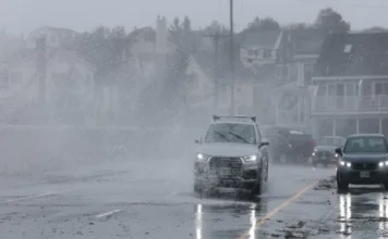 Tormenta en el noreste de EE.UU deja al menos un muerto y más de 100 mil usuarios sin suministro eléctrico Imagen de la tormenta noreste EE.UU afectando la región